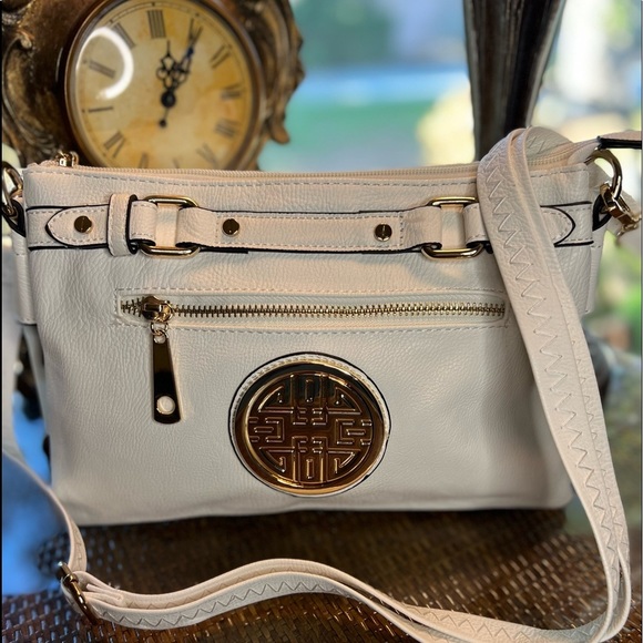 Handbags - White Crossbody Bag Front & Back Zip Pockets Can hold a Phone.Adjustable Strap